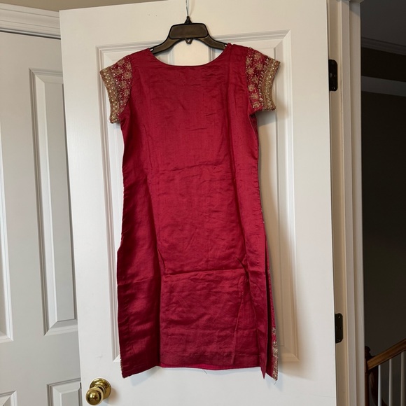 Indian/Pakistani Silk Salwar Kurta Suit - Picture 3 of 12